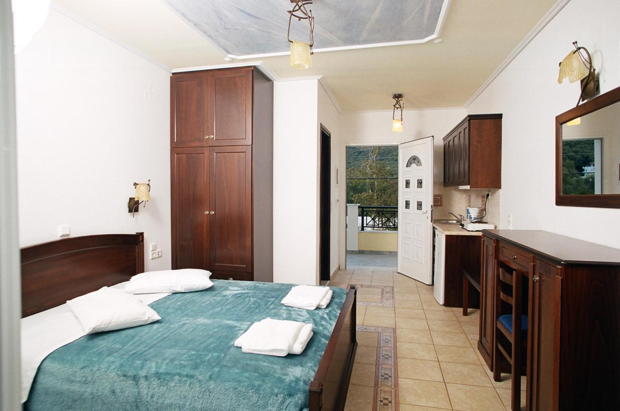 Byzantio Hotel & Apartments Parga Bagian luar foto